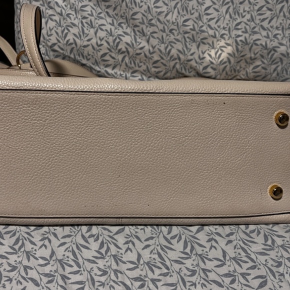 Coach Satchel/Tote - Picture 4 of 6